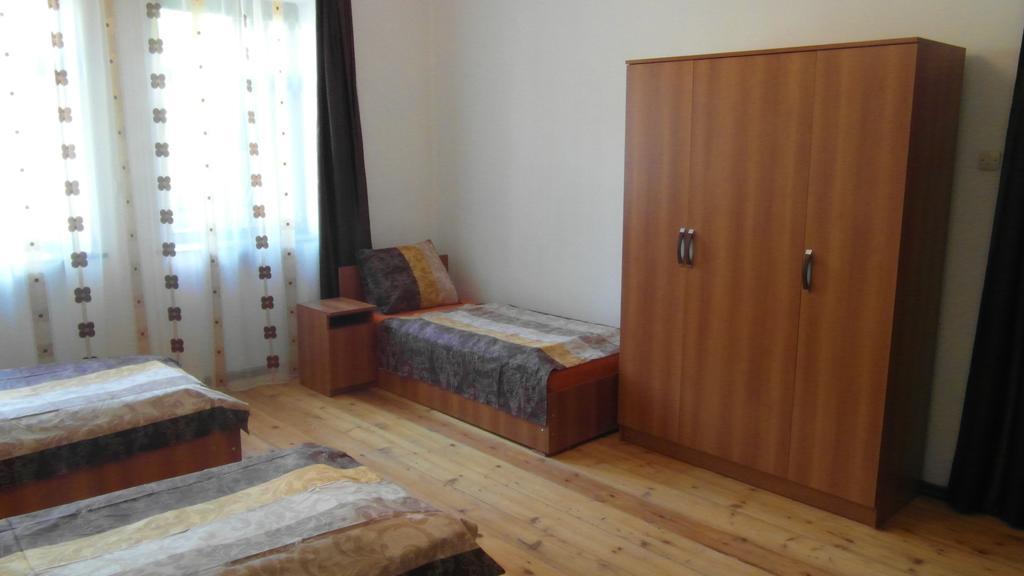 Khashuri Gvirilas Sakhli Guest House חדר תמונה
