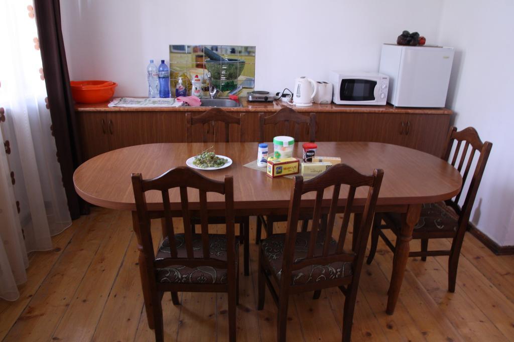 Khashuri Gvirilas Sakhli Guest House מראה חיצוני תמונה